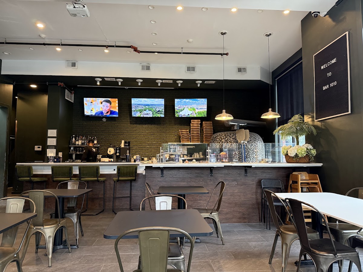 Bar 1010